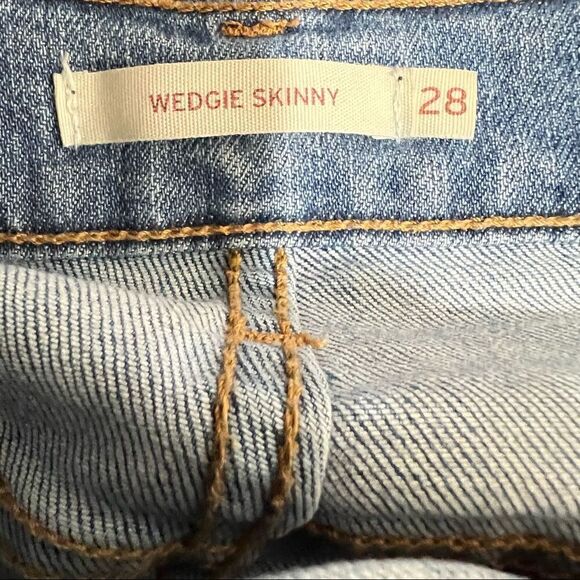 Levi’s Wedgie Skinny Jeans Button Fly Frayed hem blue jeans - Picture 12 of 15